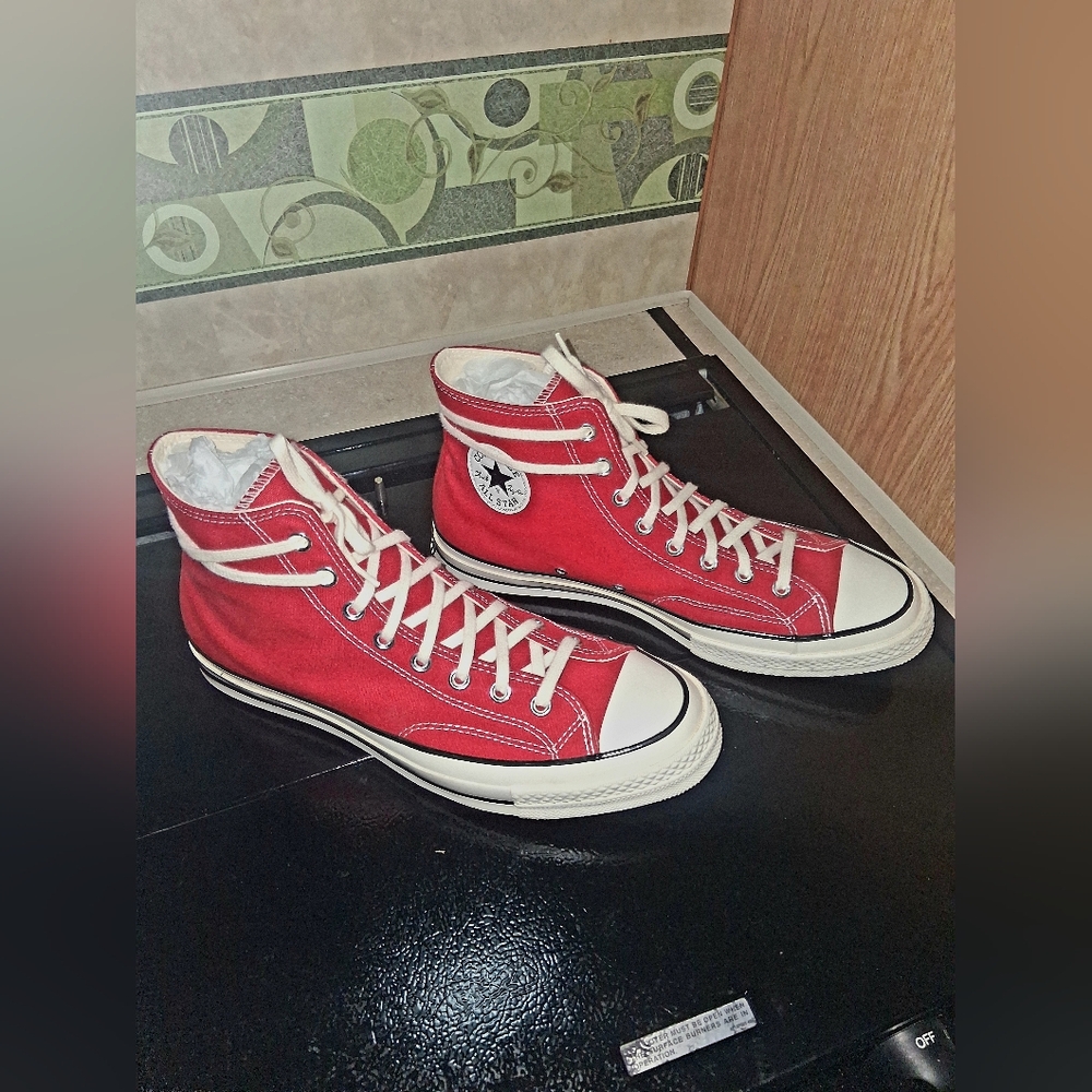 Converse Chuck 70 High Top - Enamel Red (Men’s 11.5 / Women’s 13.5)
